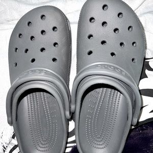 Like new gray crocs! Only been worn 1-2x around the house. Size W-10 M-8